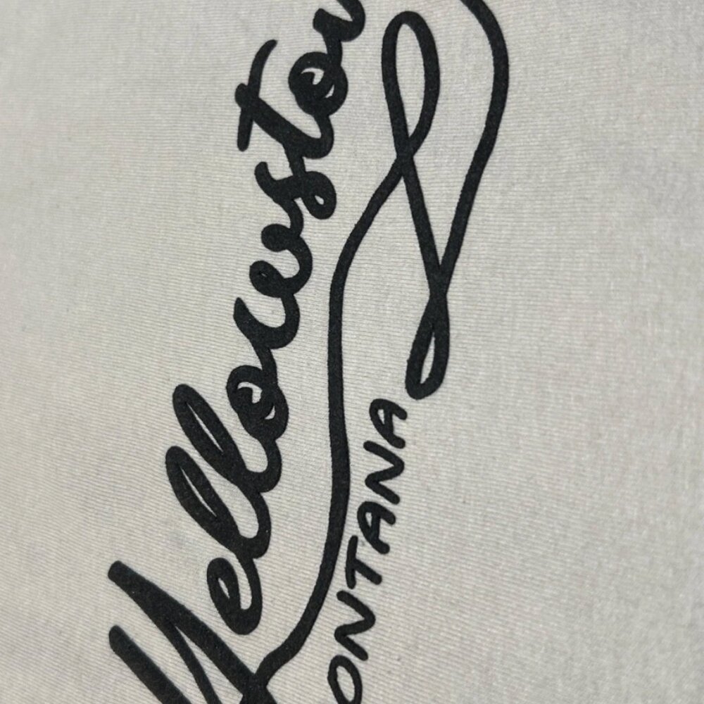 NEW LOT OF 4 GRAPHIC T SHIRTS MENS (SHORT SLEEVE) YELLOWSTONE /NATIONAL PARKS - Picture 4 of 11